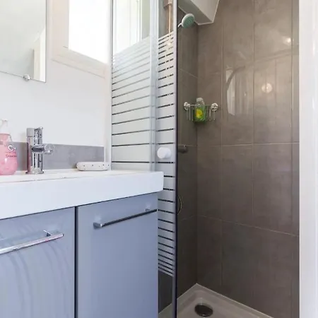 Apartment Homelivia, Attic -mansarde Sous Les Toits De Nice